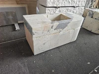 Patagonia Quartzite Countertop Nrog Integrated Pob Zeb Sink Thiab Ua Ntej -Assembled Ntoo Txee